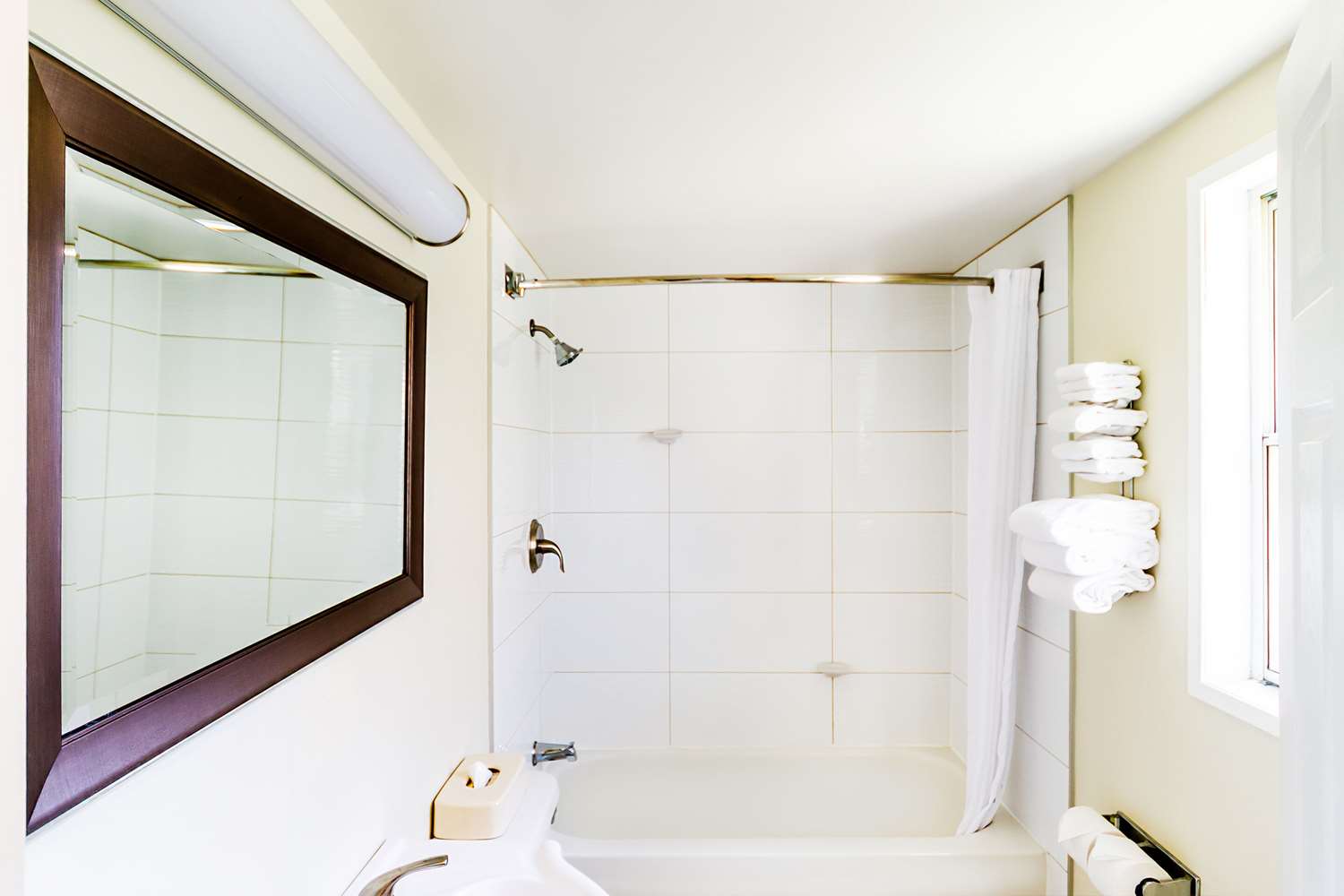 Upgrade, King Bed، Econo Lodge Inn & Suites Calgary - University 6/7