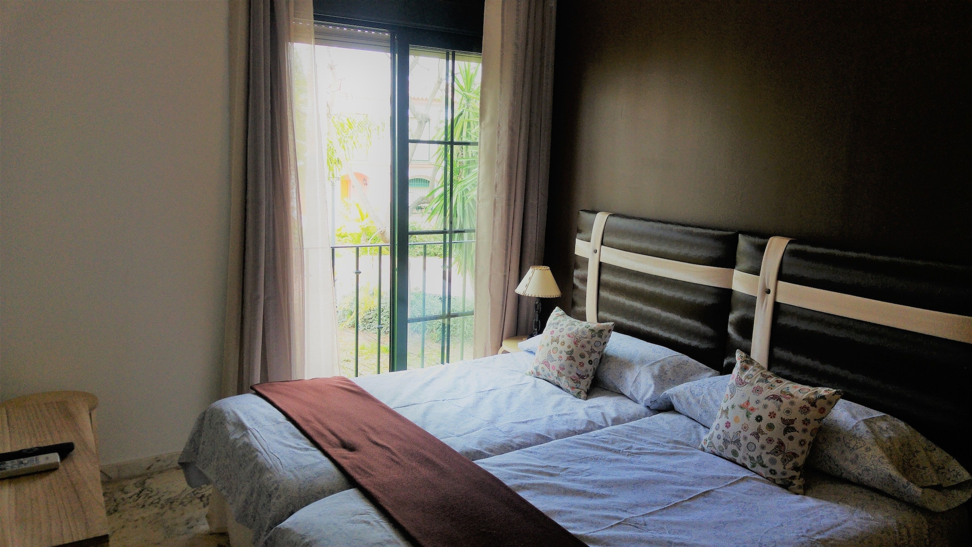 SUPERIOR, TWIN BEDS, GARDEN VIEW