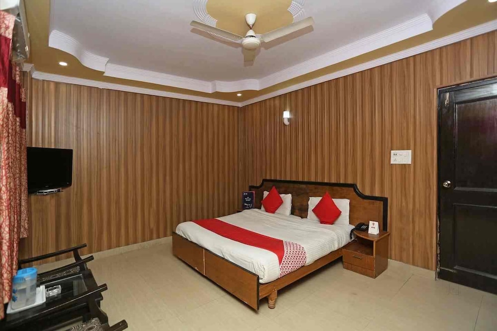 Oyo 1811 Hotel Leisure Palace 8/26