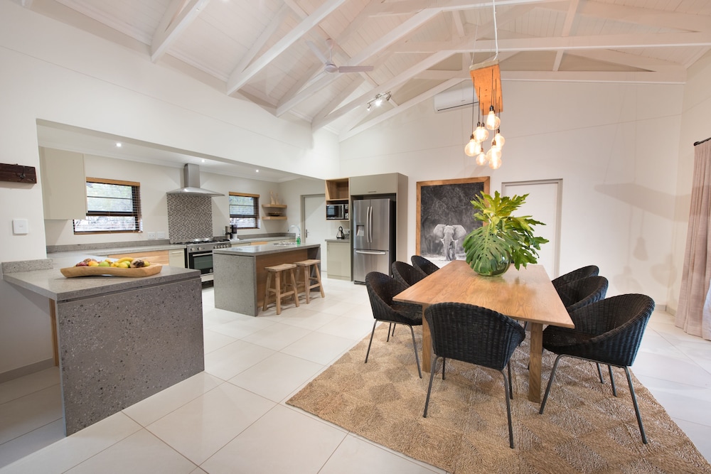 Bushwillow Private Villa [VR] 17/28