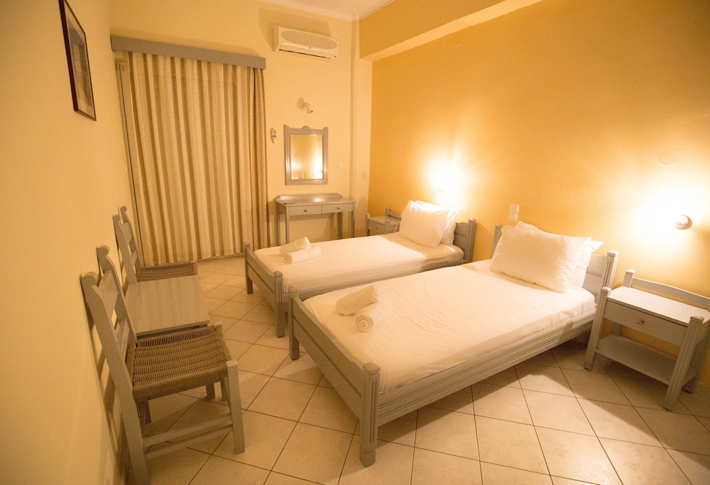 Galini Beach Hotel 8/50