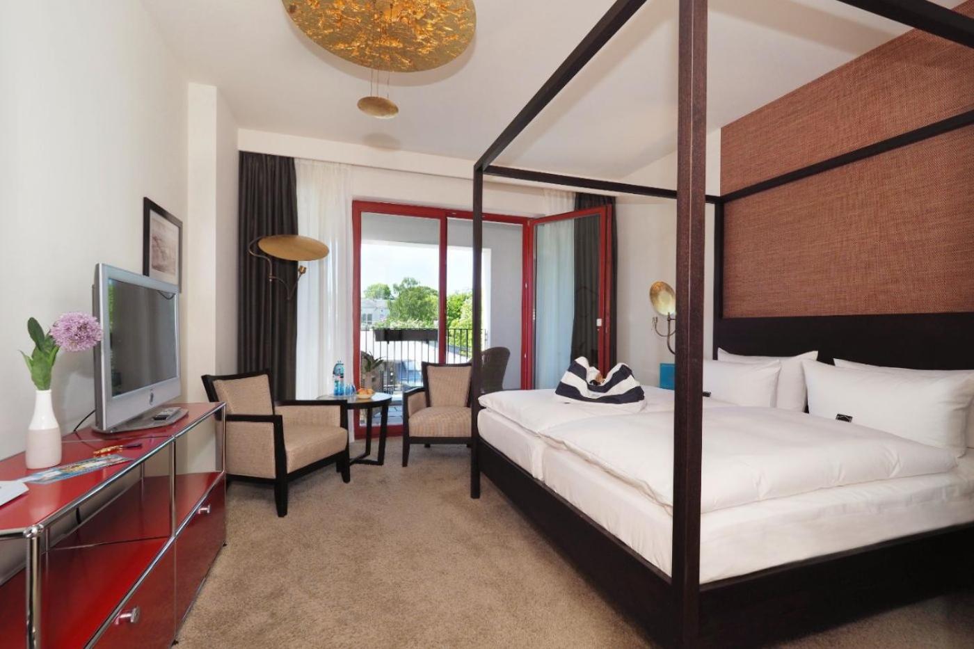 Comfort, Land Side