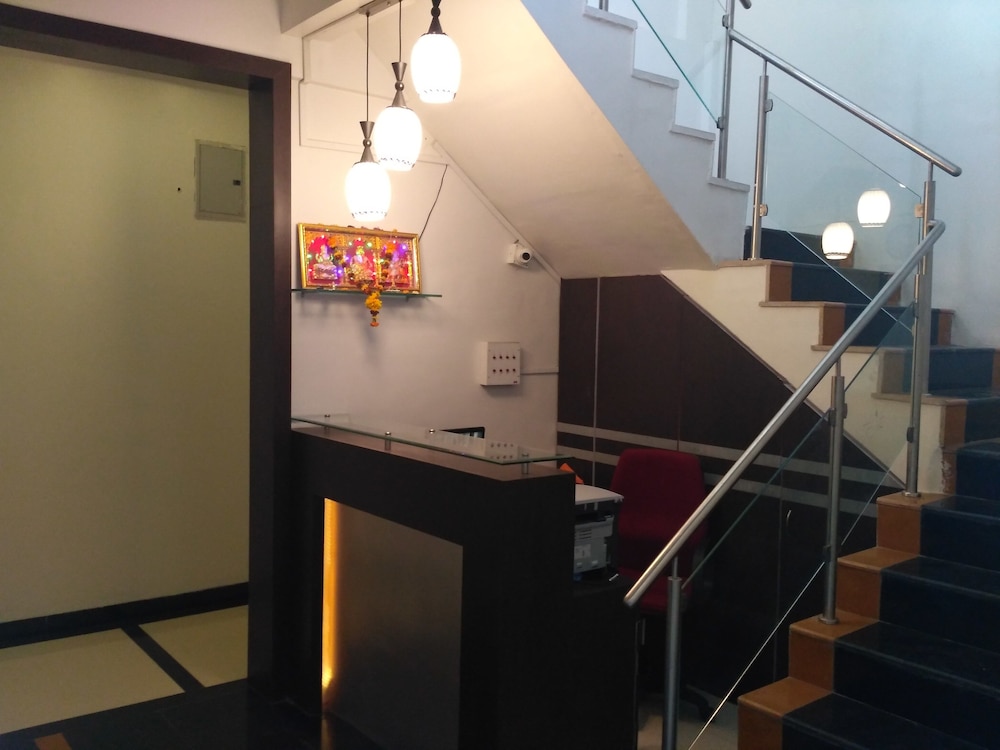 Hotel Everest Inn 15/25