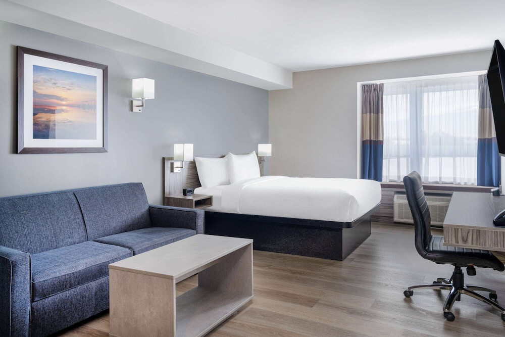 BUSINESS, QUEEN BED