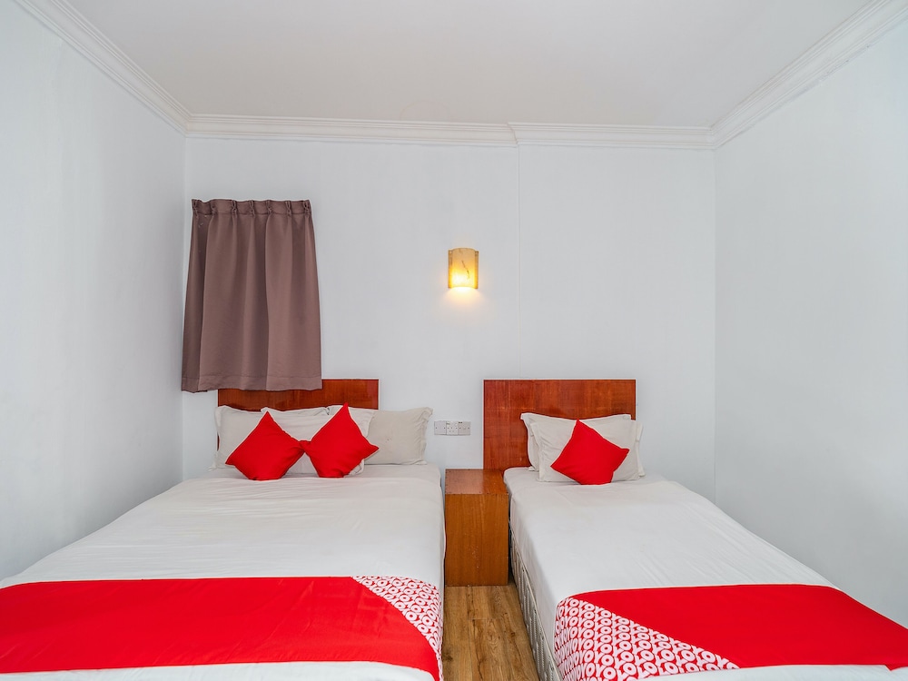Super OYO 89847 Switz Paradise Hotel 7/24