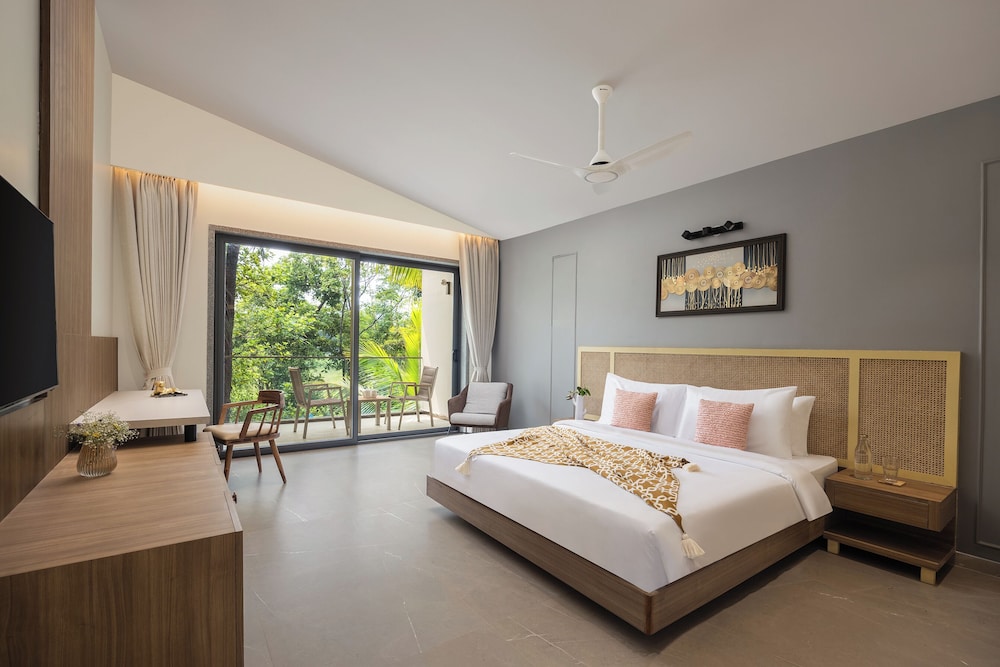 ELIVAAS Cloud 7 4 BHK Villa with Pvt Pool 17/72