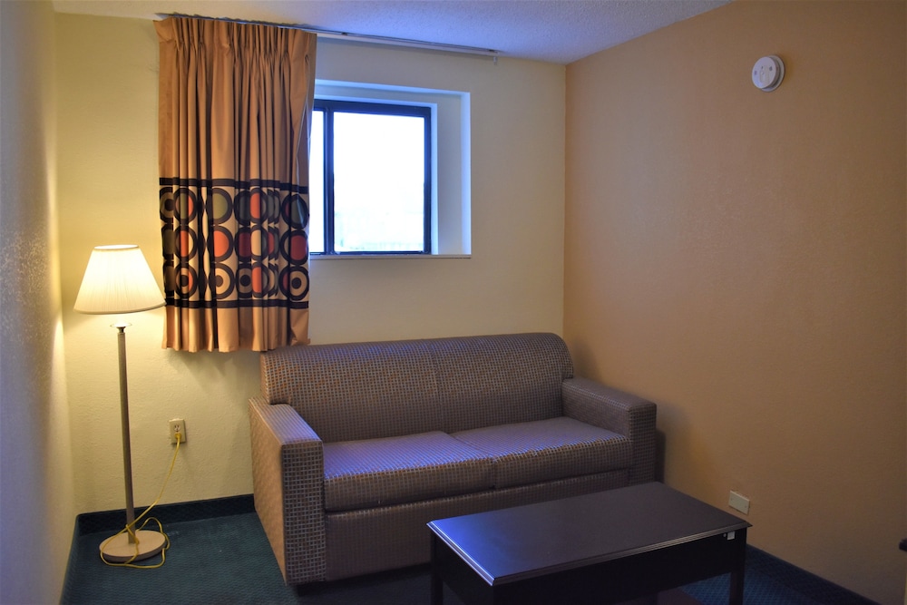 Super 8 by Wyndham Atlantic City NJ 12/21