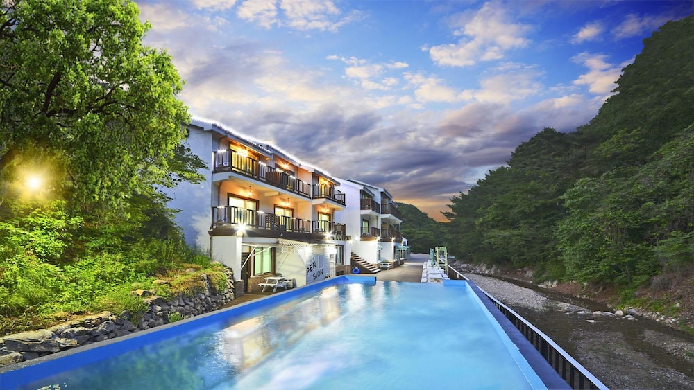 Gyeongju Green Velly Pension 18/26