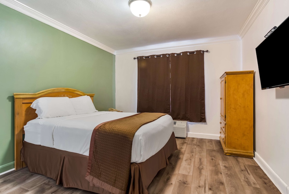 Americas Best Value Inn Historic Clewiston Inn 24/56