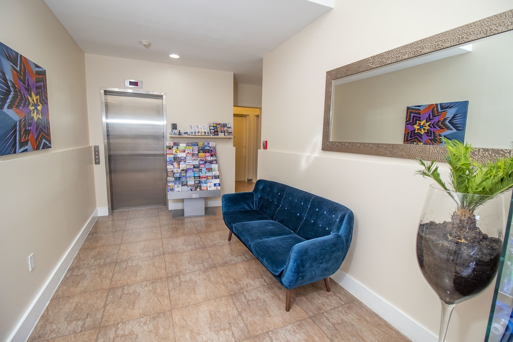 Canal Loft Hotel 4/53