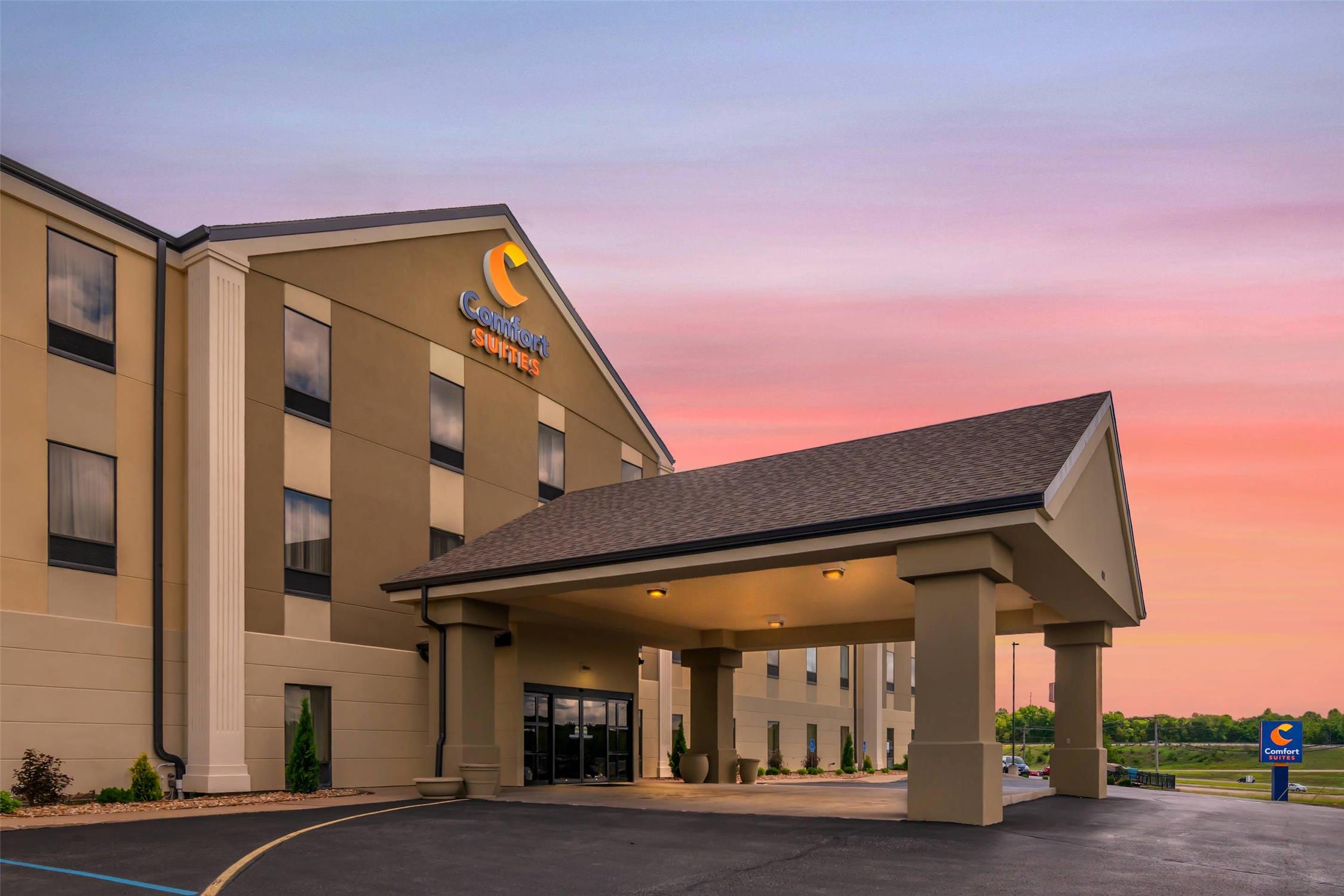Comfort Suites Jefferson City, MO 17/19
