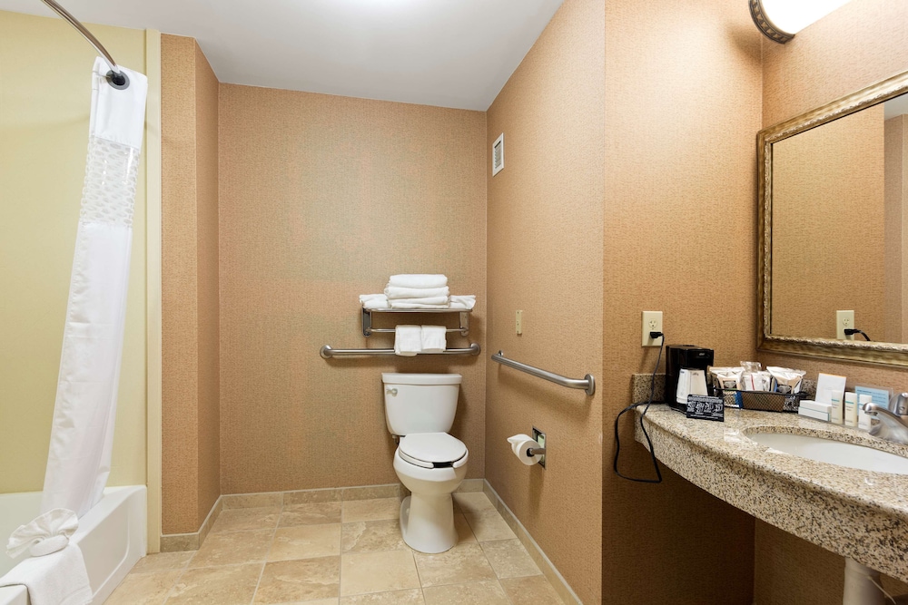 Hampton Inn Statesville 21/72