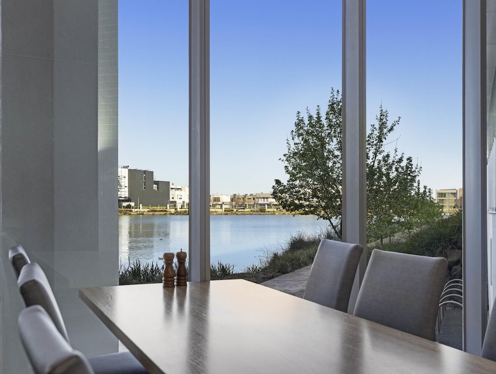 Mercure Melbourne Caroline Springs 22/48
