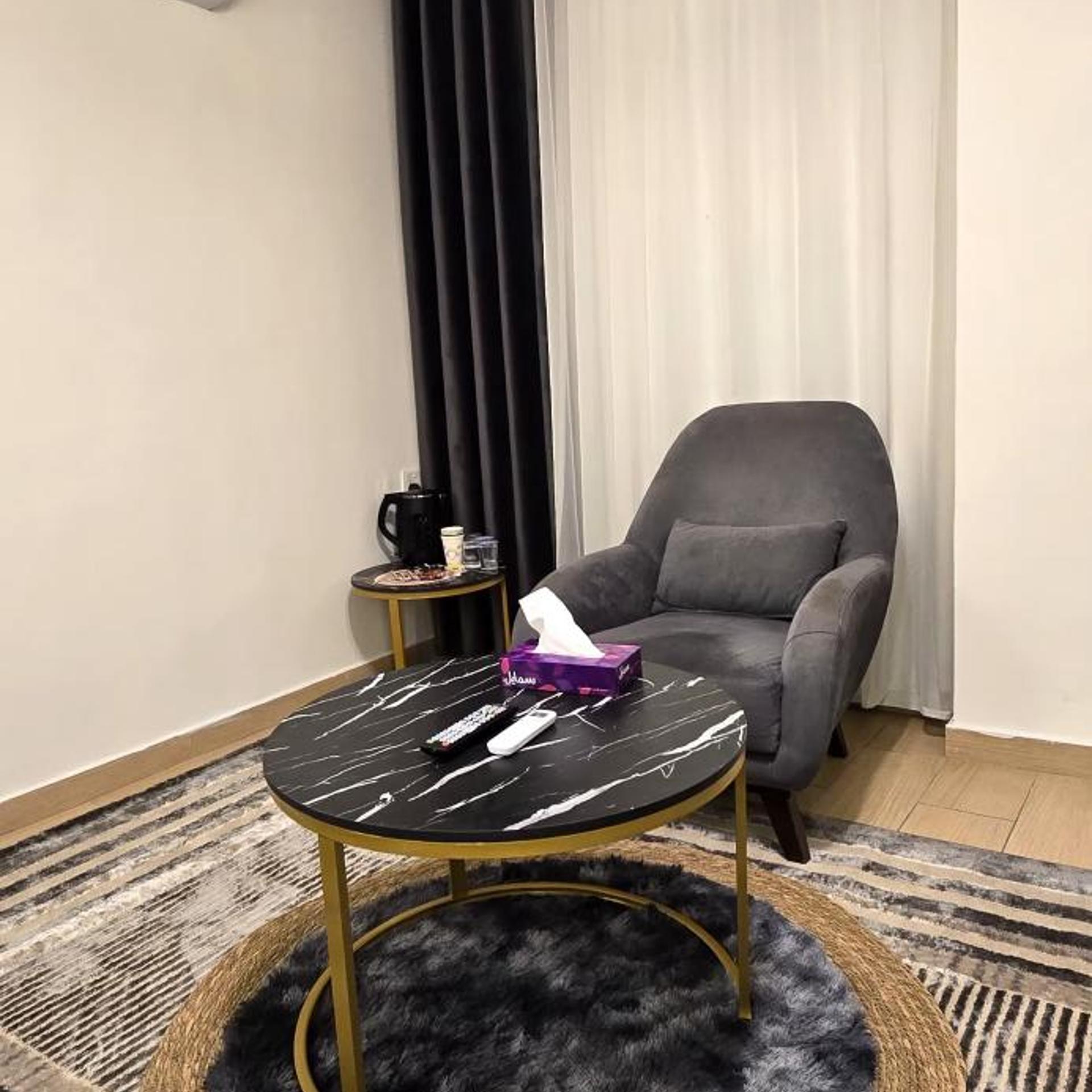 Balcony Hotel and Suites 40/49