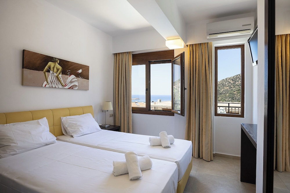 4 BEDROOMS, VILLA, TWO STORY