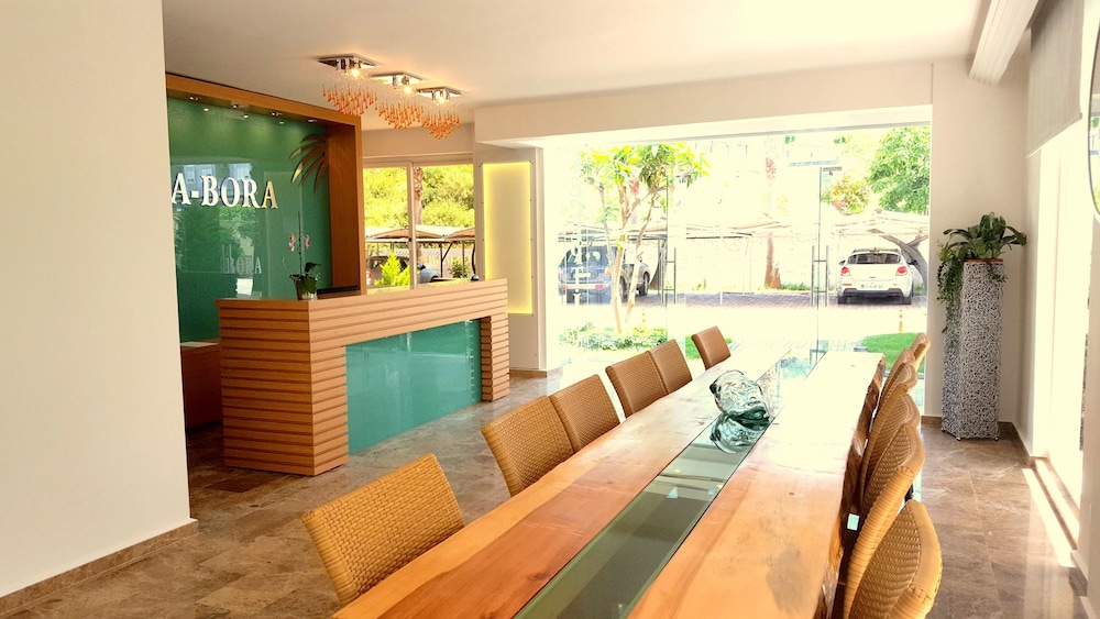 Bora Bora Apart Hotel 25/50