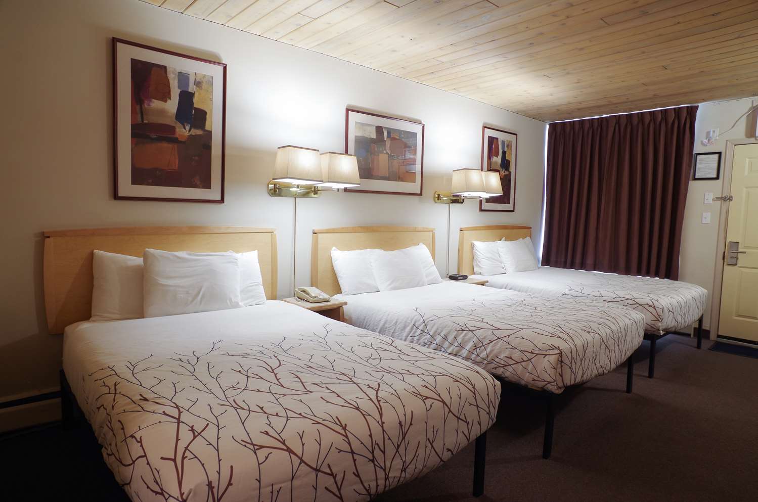 EasyStay Inn & Suites Fernie 9/37
