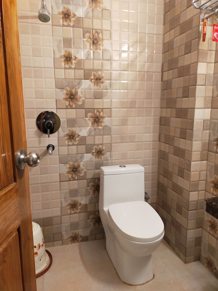 Hotel Prabhat 45/50