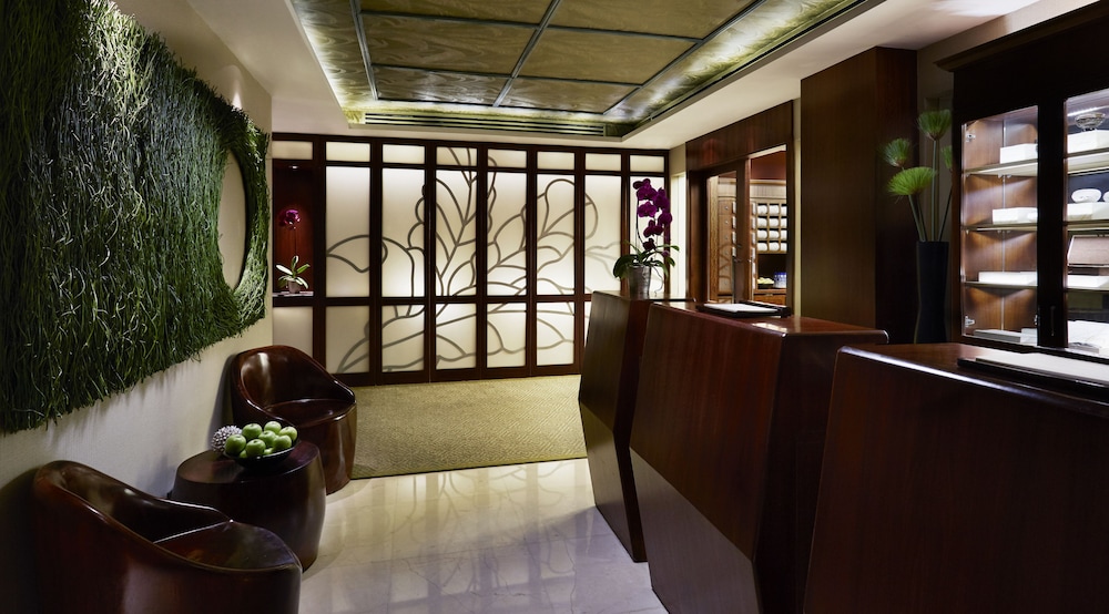 The Peninsula Manila 3/34
