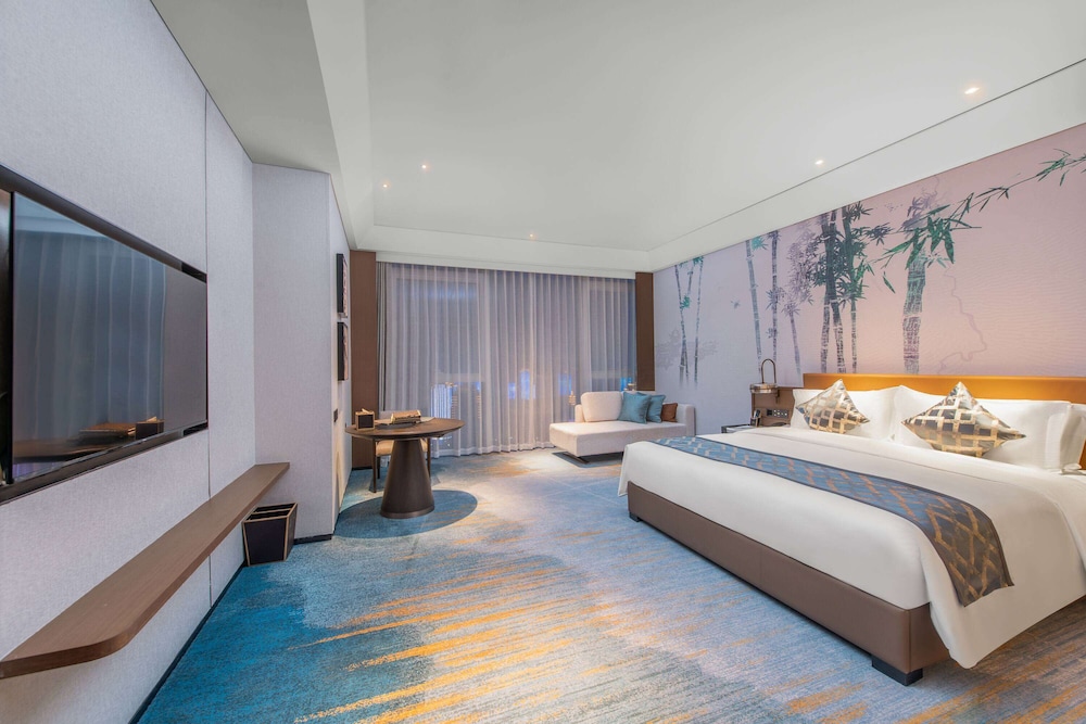 SUPERIOR, KING BED