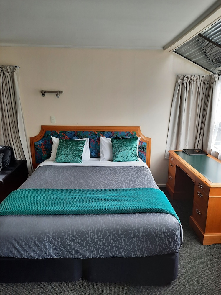 Pembrooke Motor Lodge, Whangarei 7/29