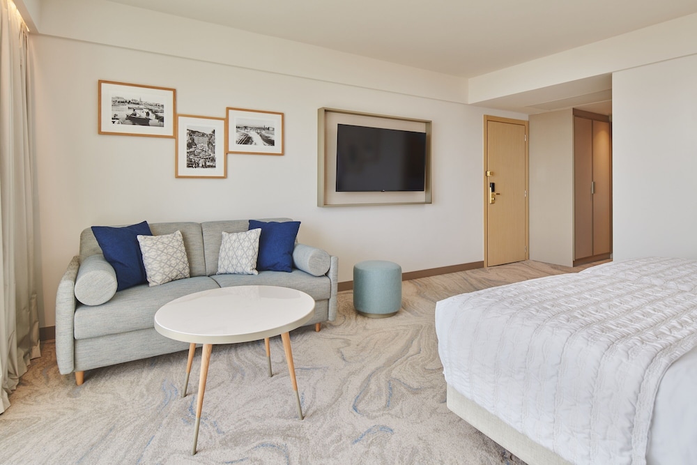 Le Meridien Lav 15/76