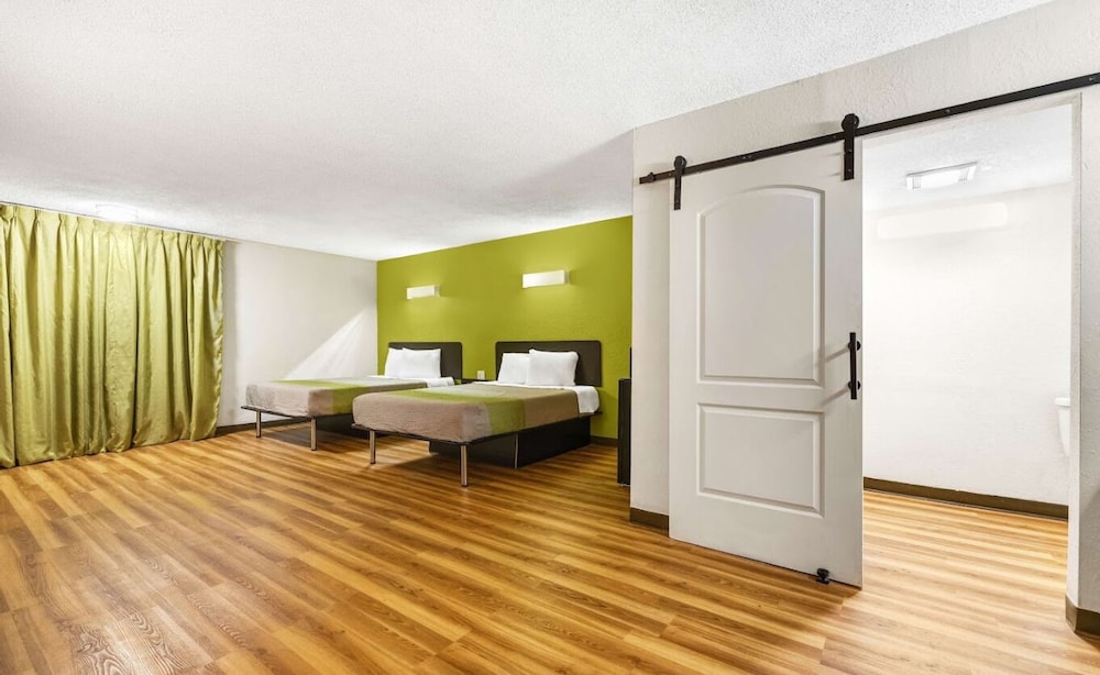 STANDARD, 2 QUEEN BEDS