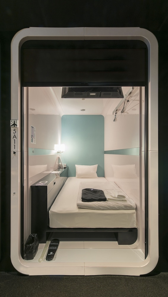 First Cabin Atagoyama 27/28