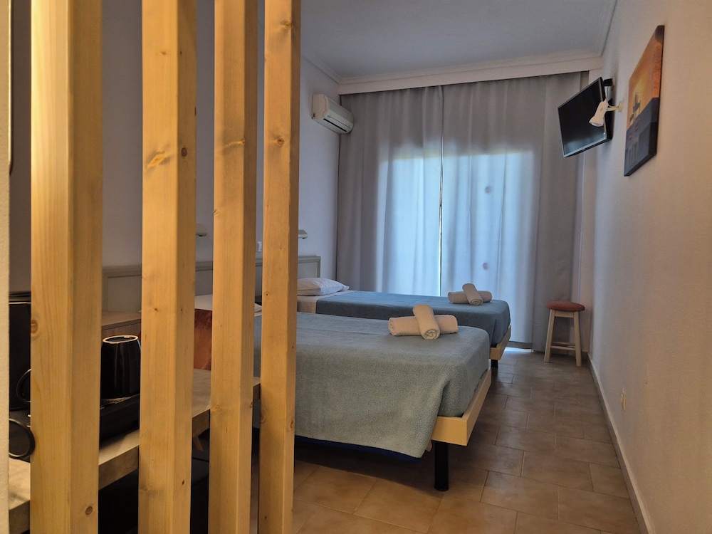 Morfeas Hotel 9/43