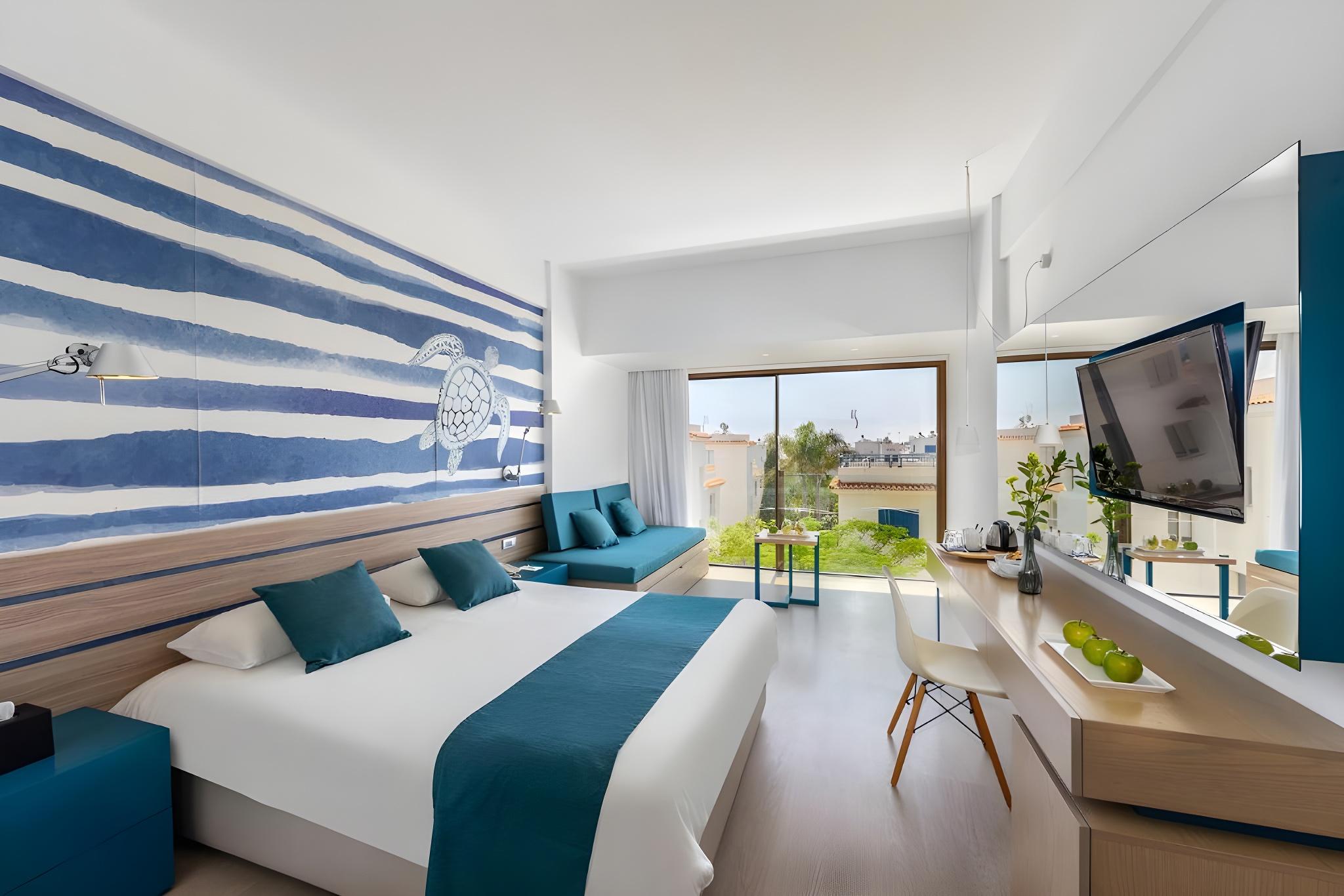 Superior, Double Bed, Inland View, No Balcony, Sofa
