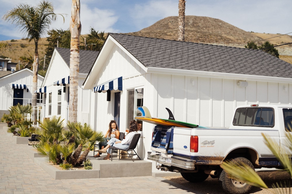 The Dolphin Inn 38/51