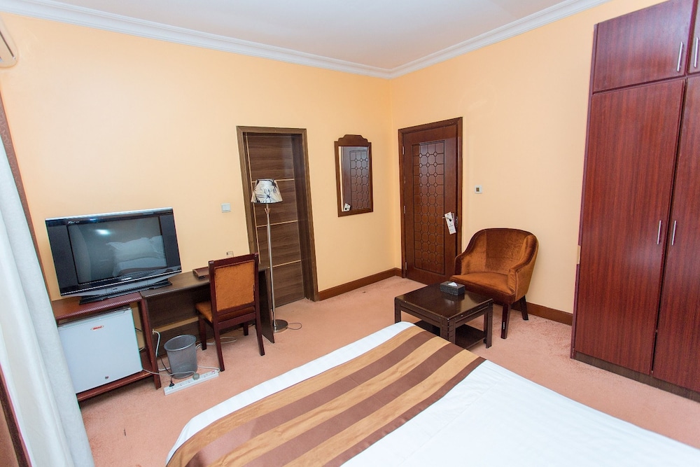 The Country Inn Hotel 43/50