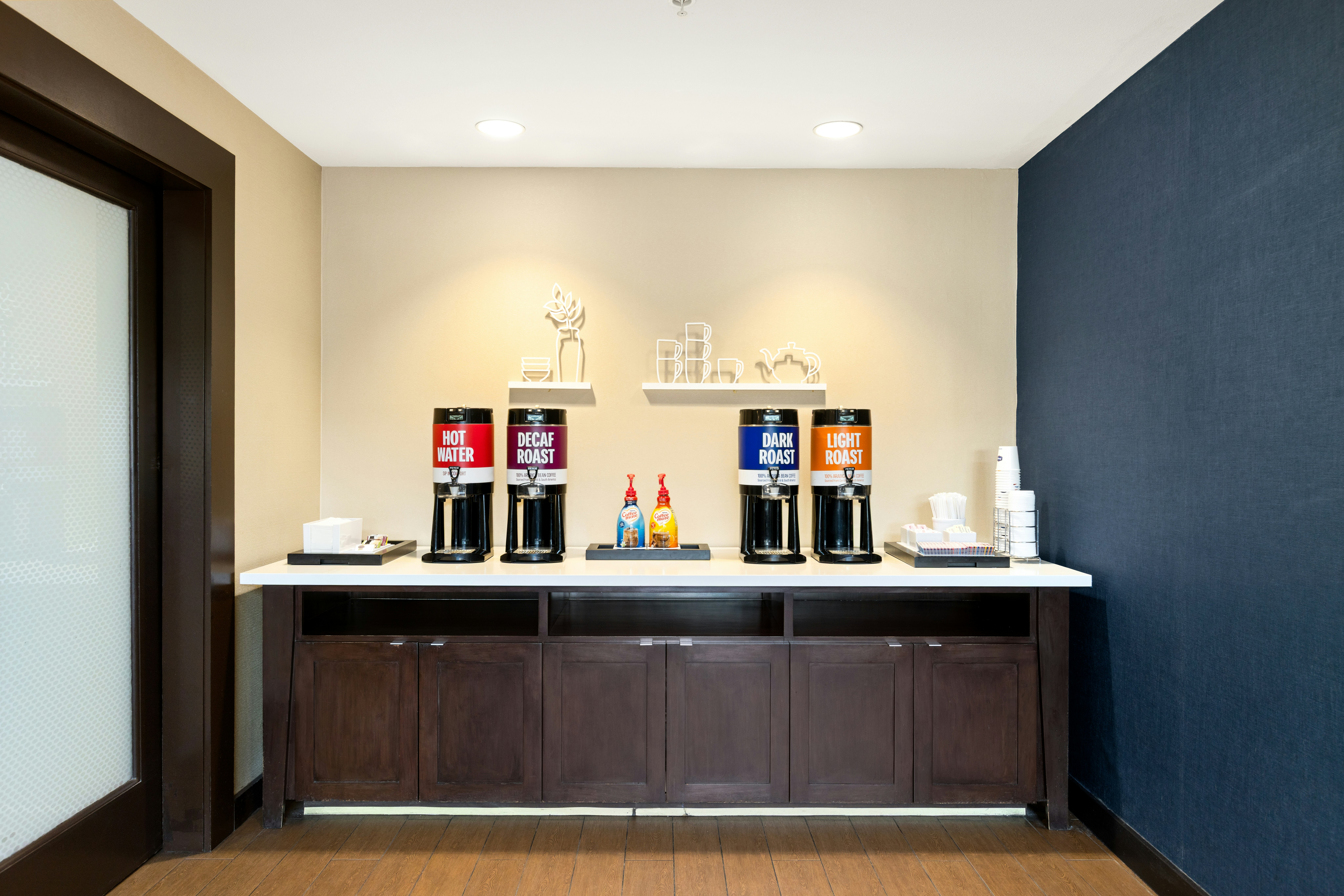 Hampton Inn And Suites Los Angeles Glendale 16/75