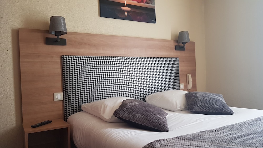 HOTEL ATOLL 17/64