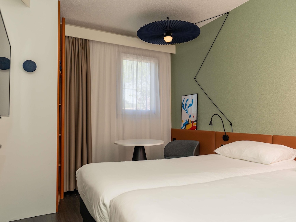 ibis Orange Centre Echangeur A7 A9 23/73