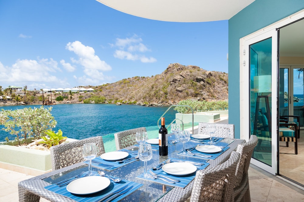 Oyster Bay Beach Resort 38/48