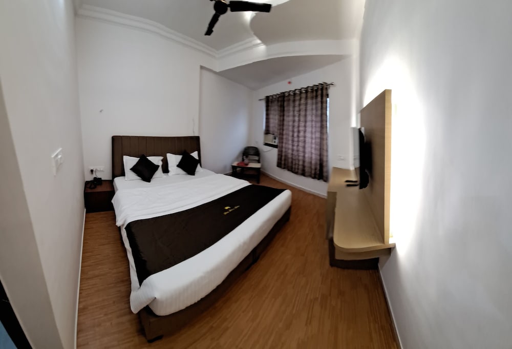Hotel Dhruv Palace 13/47