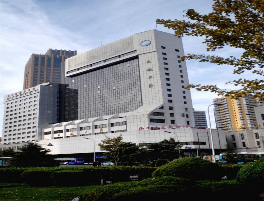 Dalian Royal Hotel 1/24