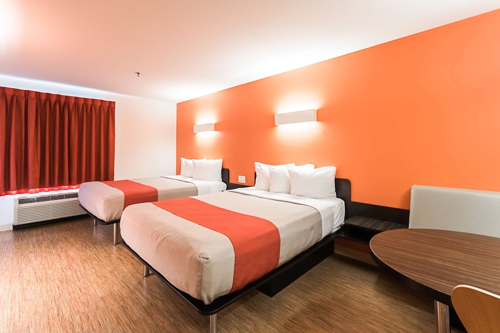 Motel6 Moosomin, SK 10/37