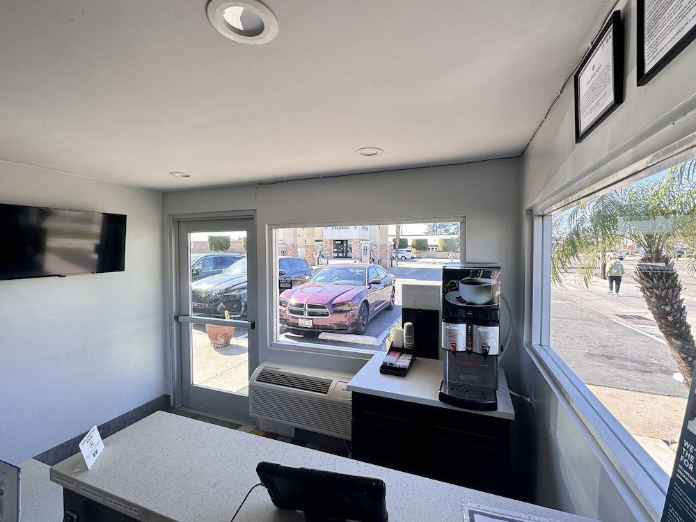Motel6 Ontario, CA - Airport 56/61