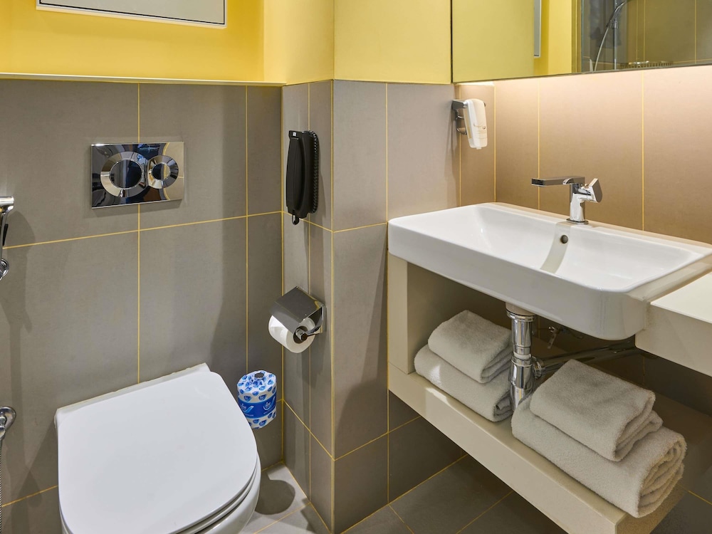 Ibis Styles Hotel Dubai Deira 48/50