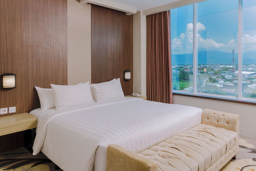 Aston, Suite, King Bed