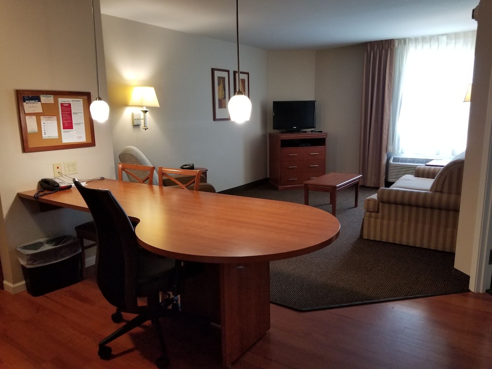 CANDLEWOOD SUITES CAPE GIRARDEAU 52/68