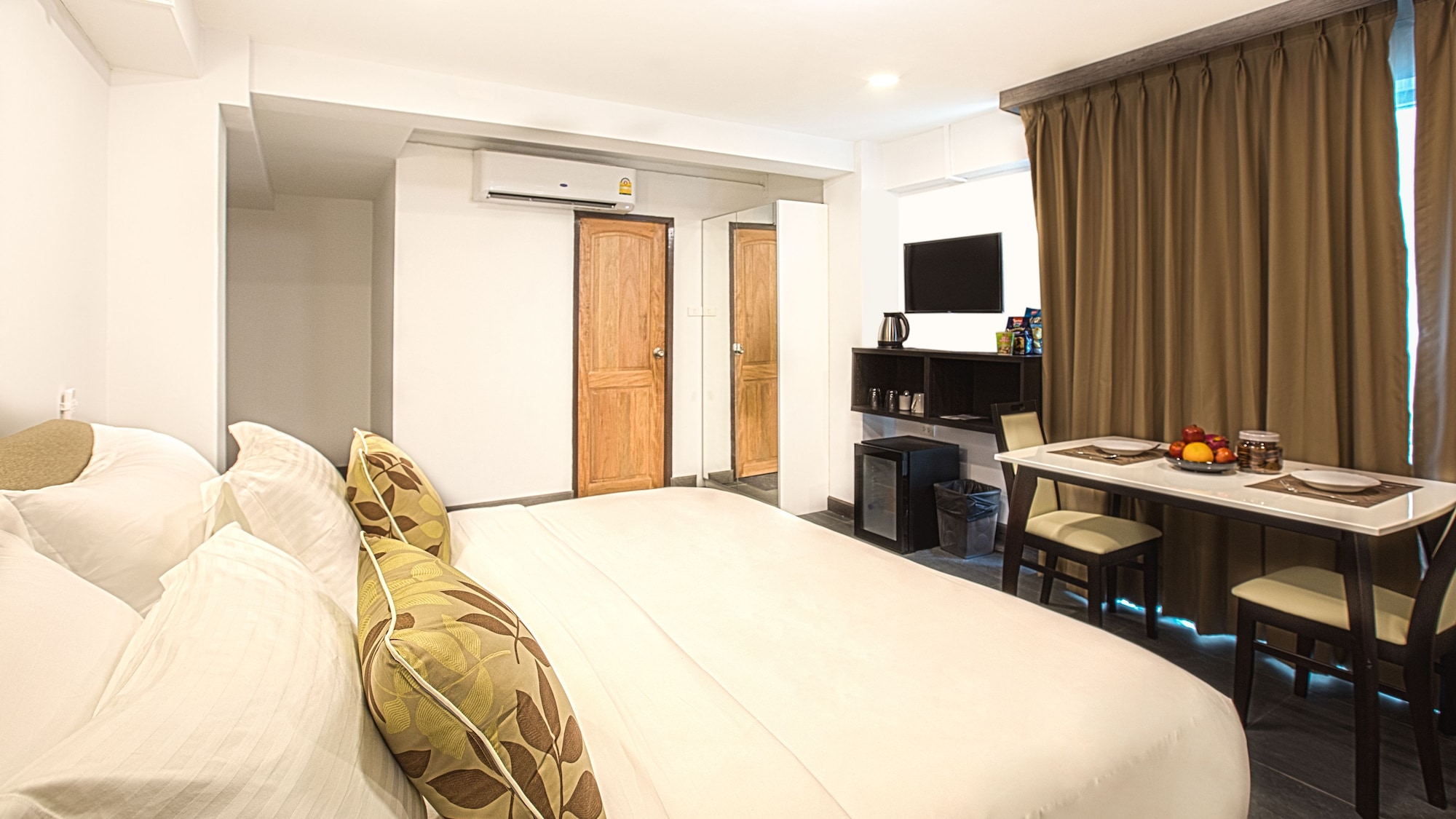 SUPERIOR, DOUBLE BED