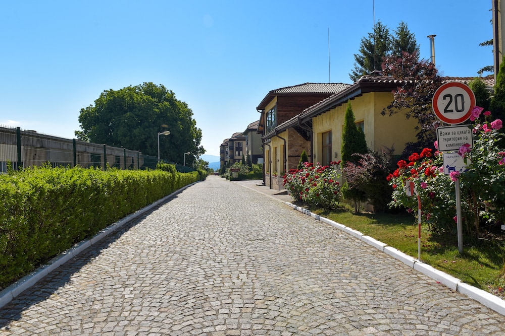 Bojur & Bojurland Apartment Complex 42/50