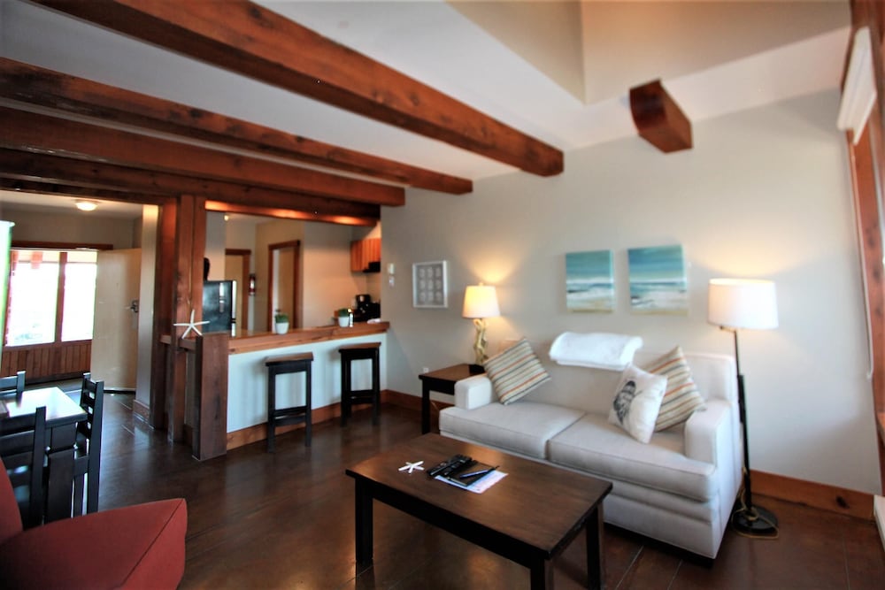 Seaside Ucluelet Hotel 18/34