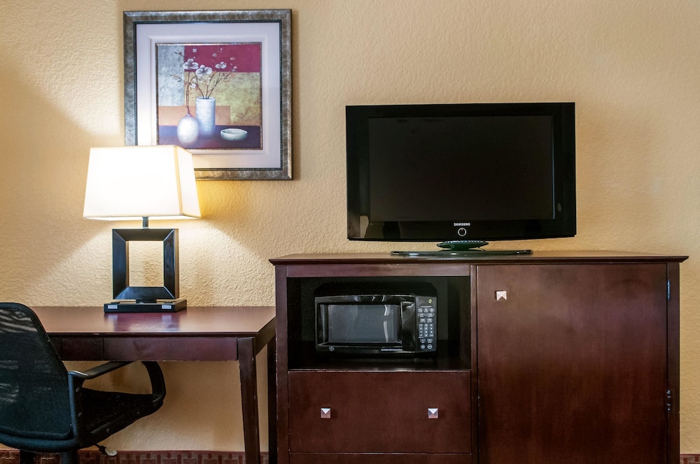 Quality Inn & Suites Slidell LA 48/52