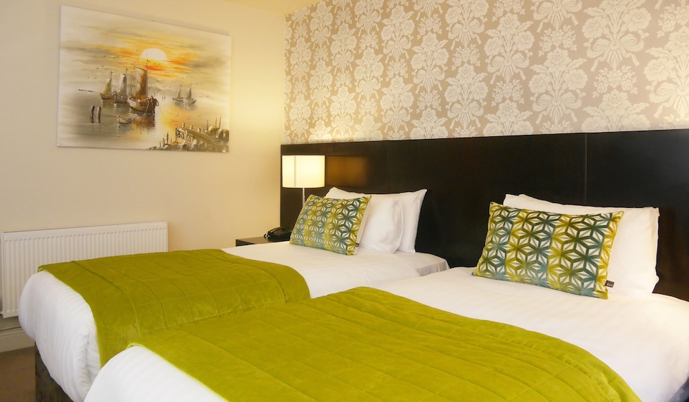 The Connacht Hotel 26/49