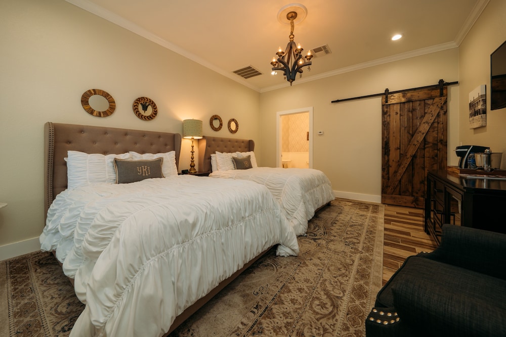 Garden Court, 2 Double Beds