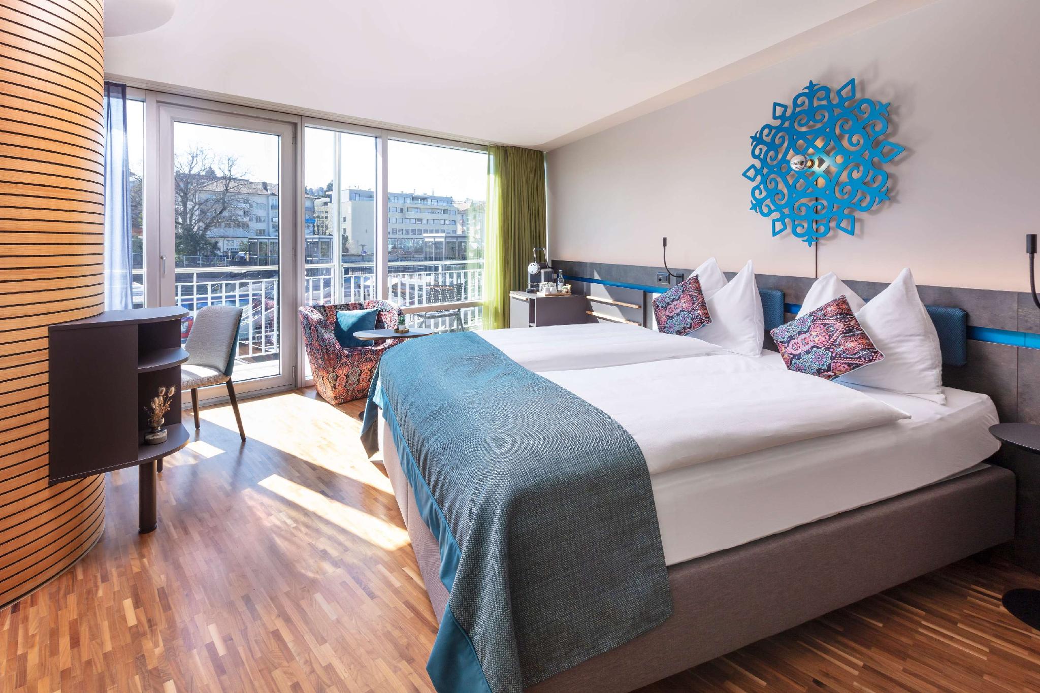 City, Double Bed